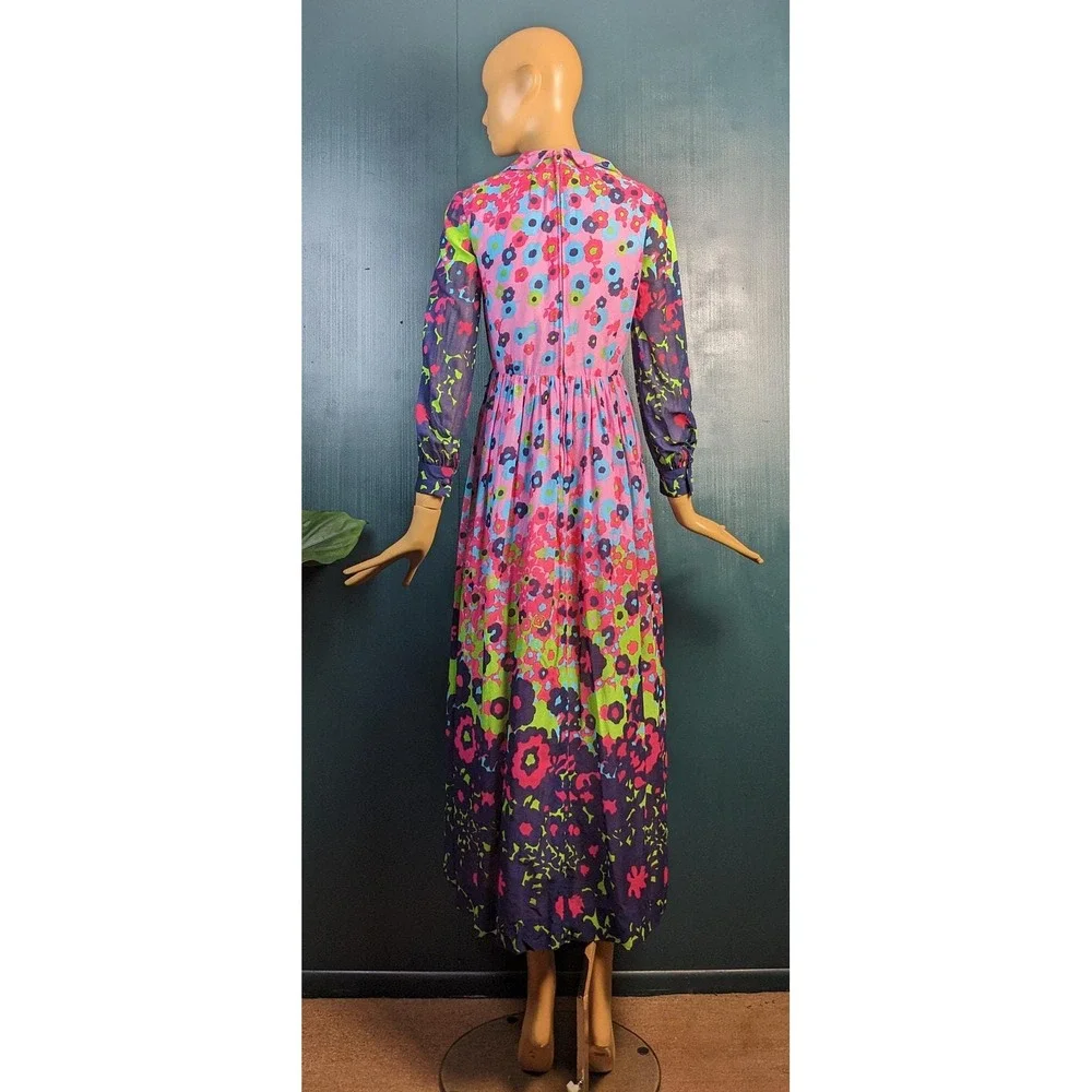 N/A vibrant floral